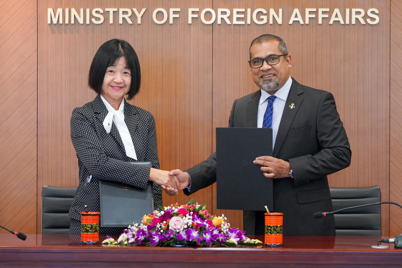 ޖަޕާނުން ކޯސްޓް ގާޑަށް ދެ އުޅަނޑު ހަދިޔާކޮށްފި