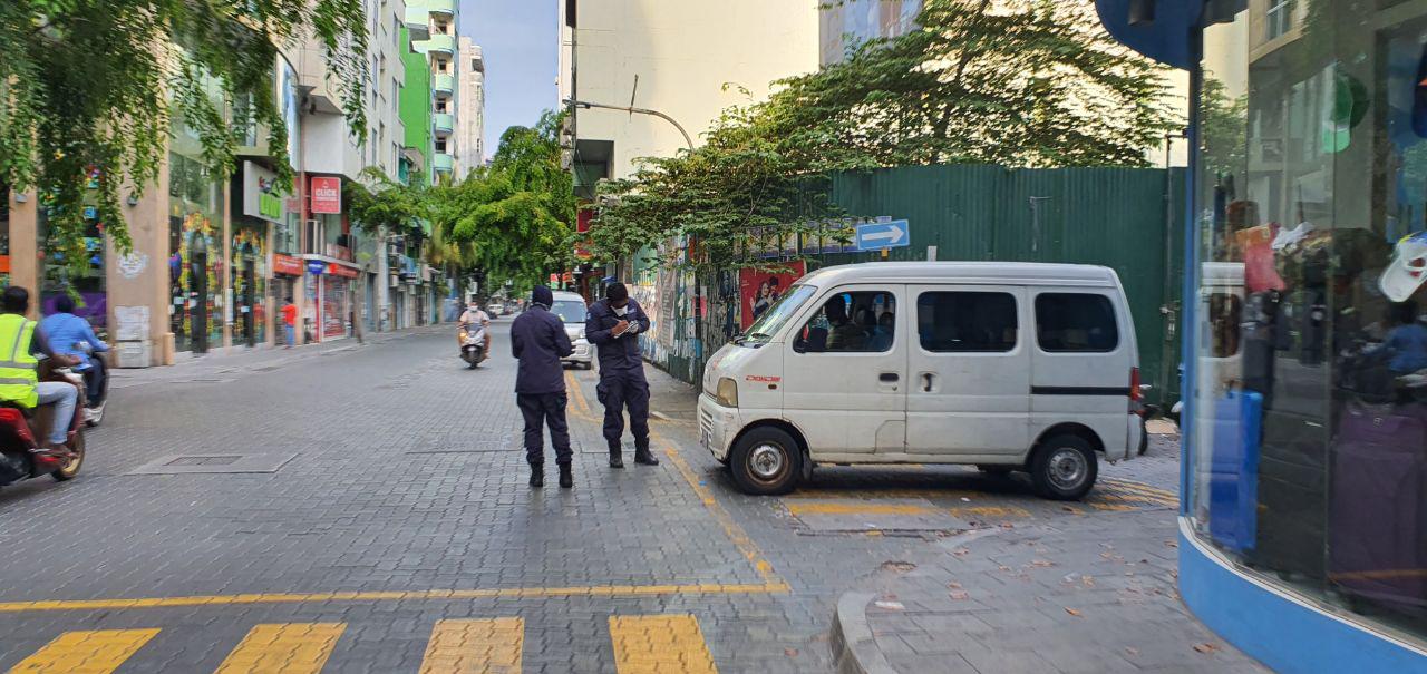 ފުރަބަންދުގެ އަމުރާއި ޚިލާފުވެގެން އިއްޔެ އެކަނިވެސް 208 މީހަކު ޖޫރިމަނާ ކޮށްފި