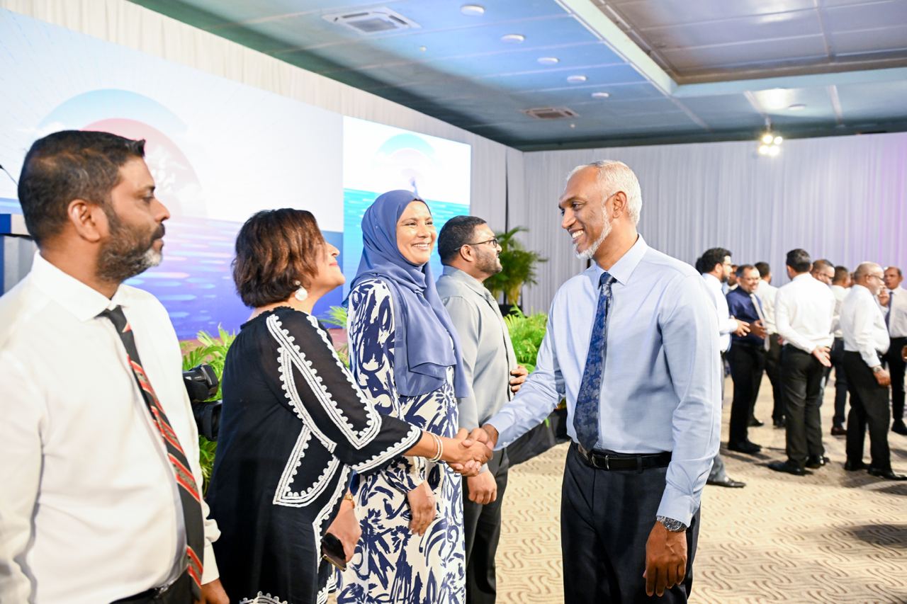 ޑރ. މުޢިއްޒު ހުވައިކުރައްވާ ޖަލްސާގައި ބައިވެރިވެވަޑައިނުގަތުމަށް ޔާމީން ނިންމަވައިފި