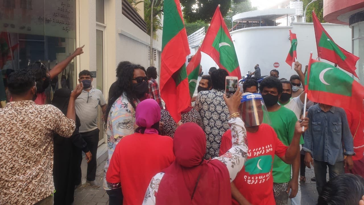 ގުރައިދޫ މަރުކަޒުގެ ފޮށްޓަށް ރަޖިސްޓަރވުމަށް މުވައްޒަފުންނަށް މަޖުބޫރުކުރާ ކަމަށް ބުނެފި