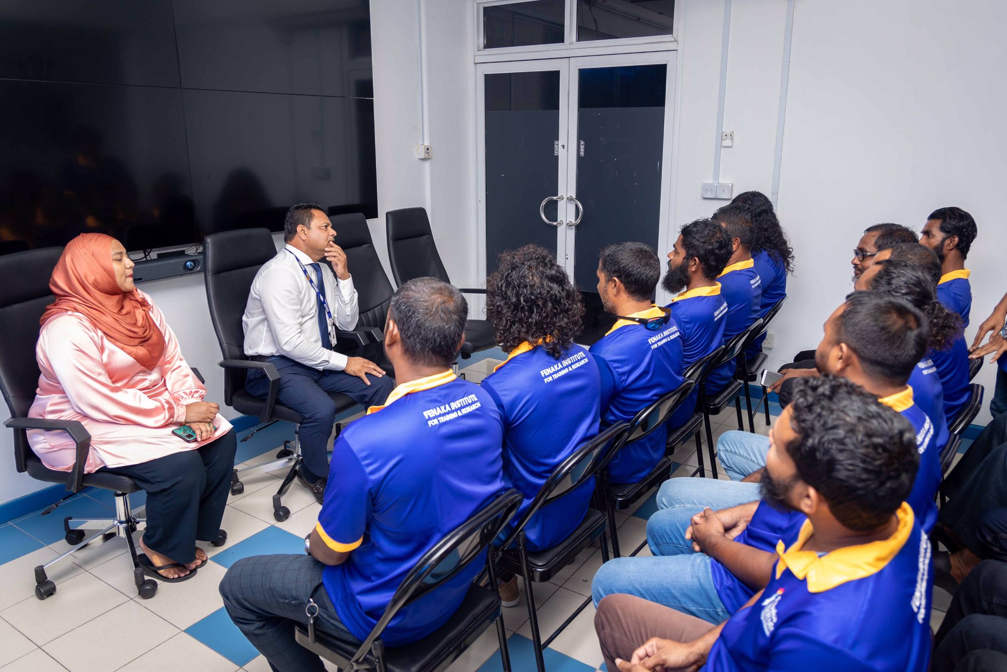 އައިސް ފްލާންޓްތަކަށް މުވައްޒަފުން ތަމްރީންކުރަން ފެނަކައިން ފަށައިފި