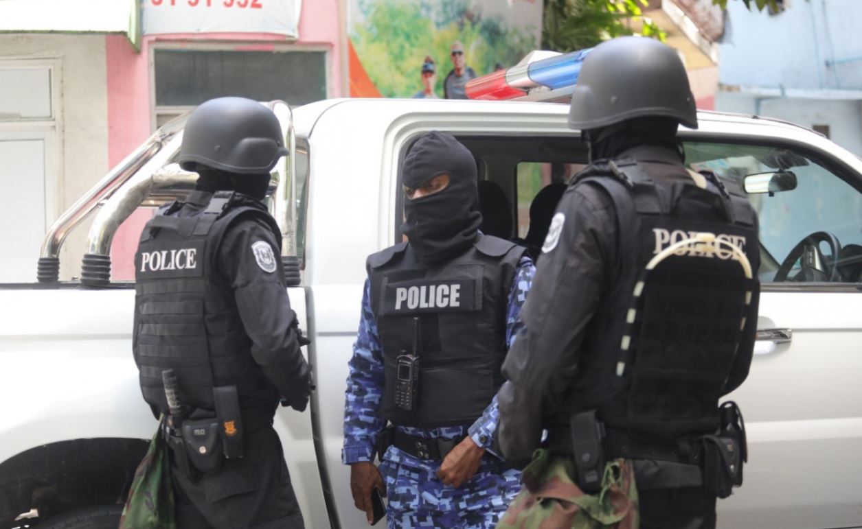 އައްޑޫގައި ހިނގި މާރާމާރީއާ ގުޅިގެން މީހަކު ހައްޔަރުކޮށްފި