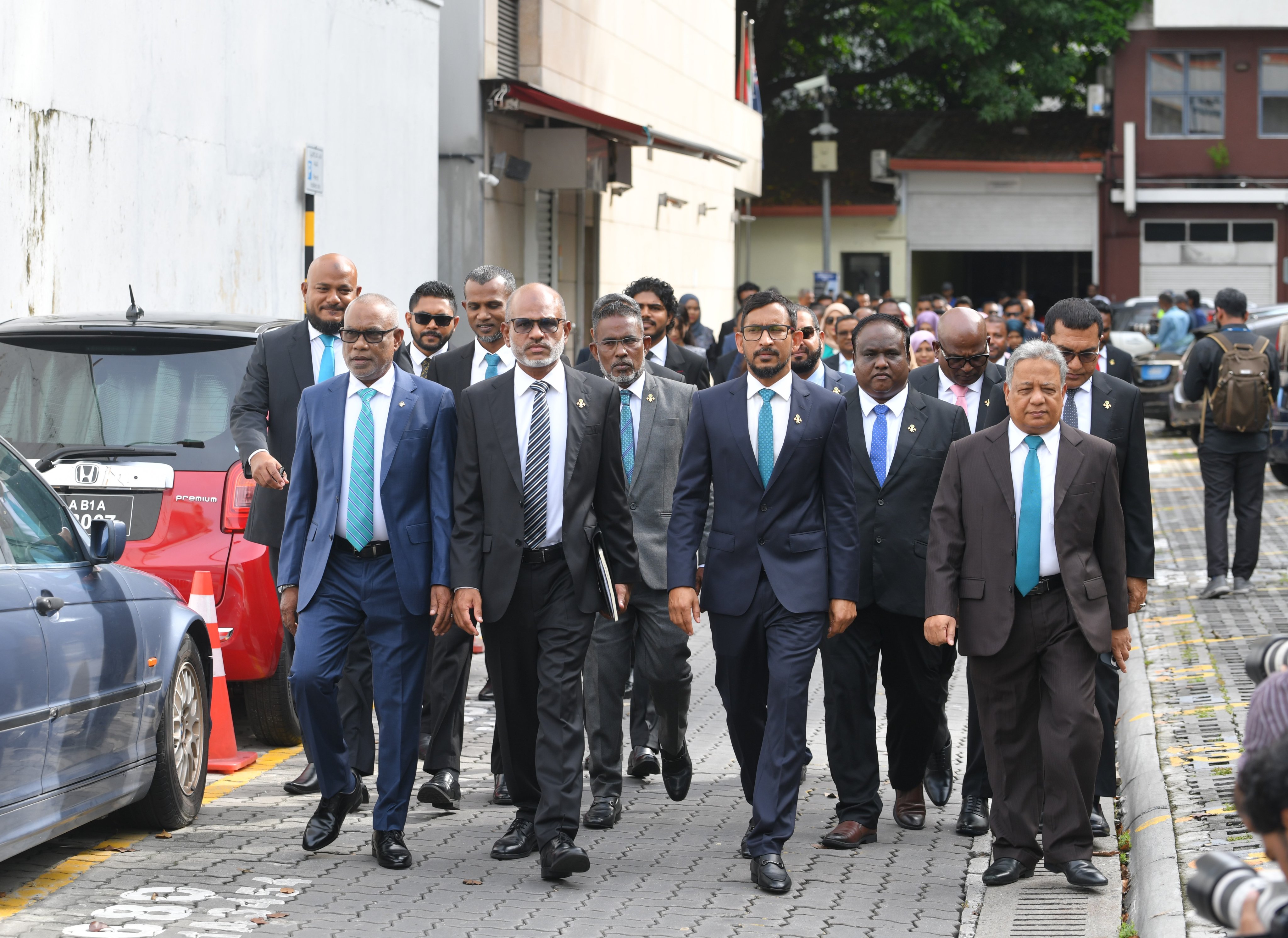 ގޮނޑި ގެއްލުމުގެ ކުރިން ދާއިރާގެ ރައްޔިތުންގެ ވޯޓެއް ނަގަން ޕީއެންސީ ޕީޖީ ލީޑަރު ދެކޮޅު