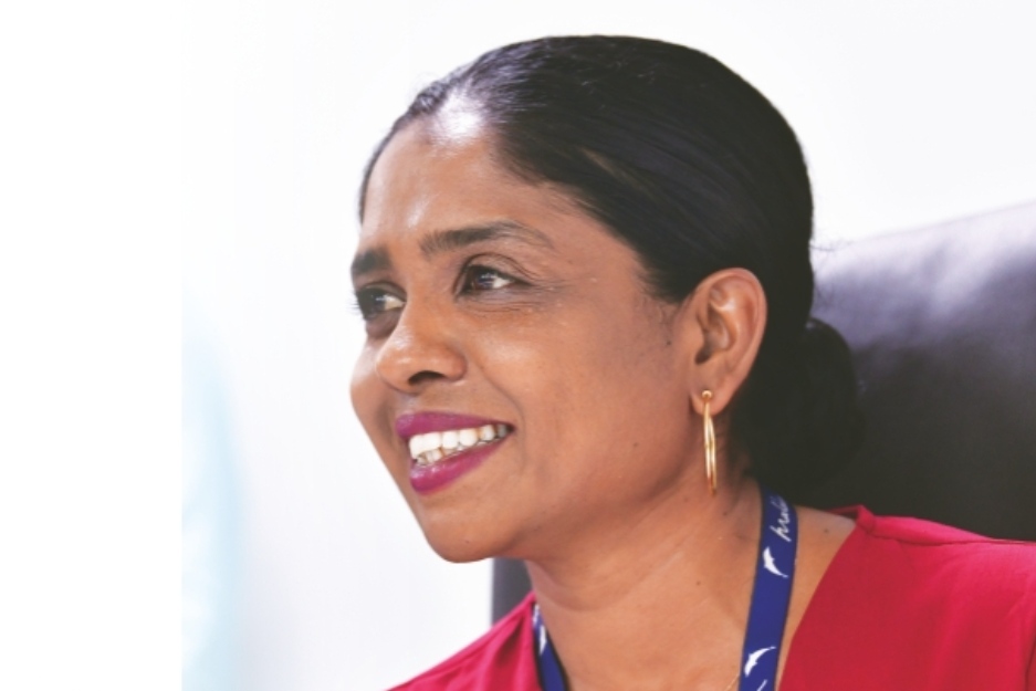 އަނެއްކާވެސް ޖެނިފާ ހޫނުފެނަށް؛ މިފަހަރު ބެހުނީ ދީނީ އިލްމުވެރިންނާ