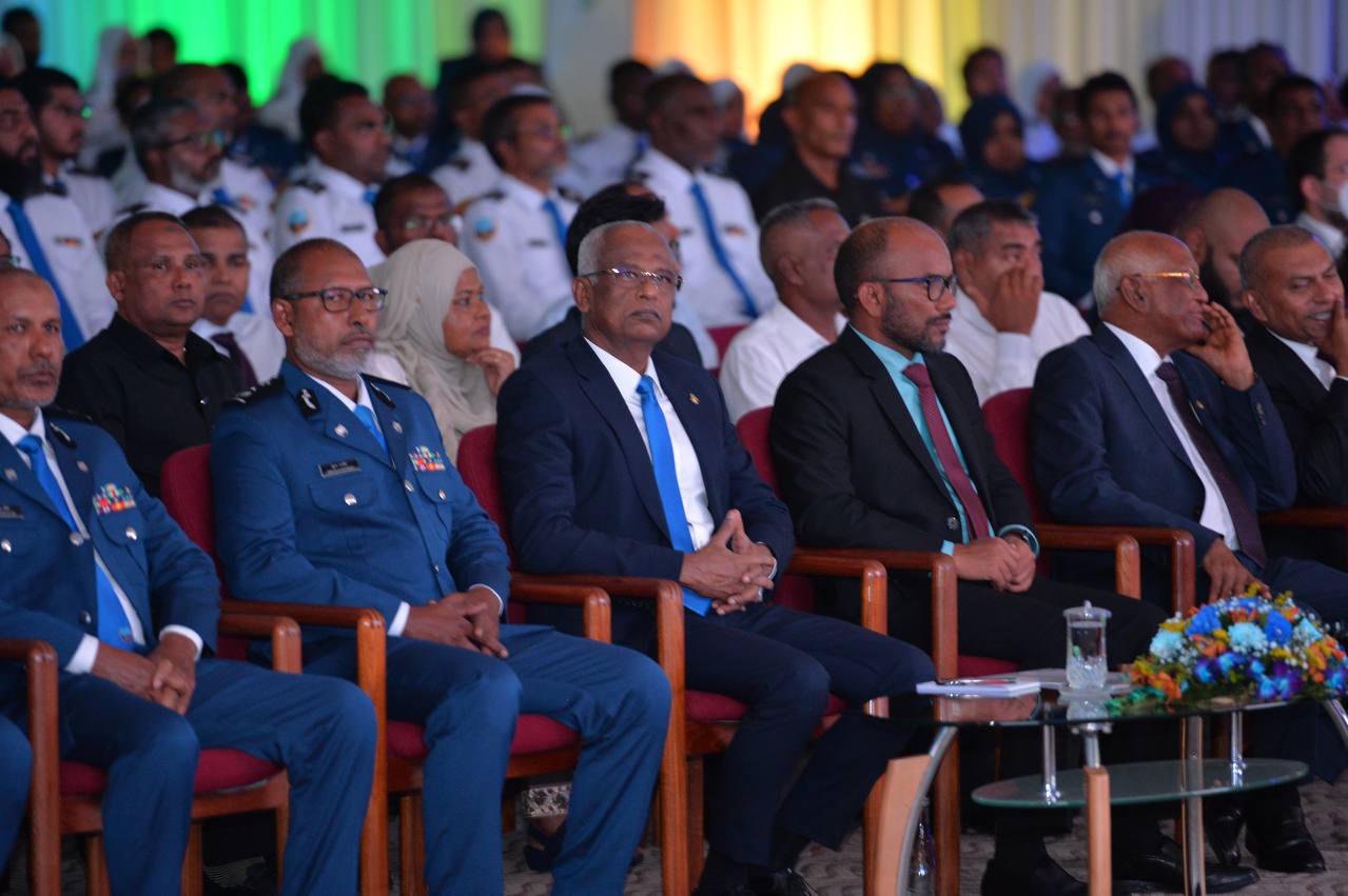 ކަސްޓަމް މުވައްޒިފުންނަށް ފްލެޓް ލިބޭނެ: ރައީސް