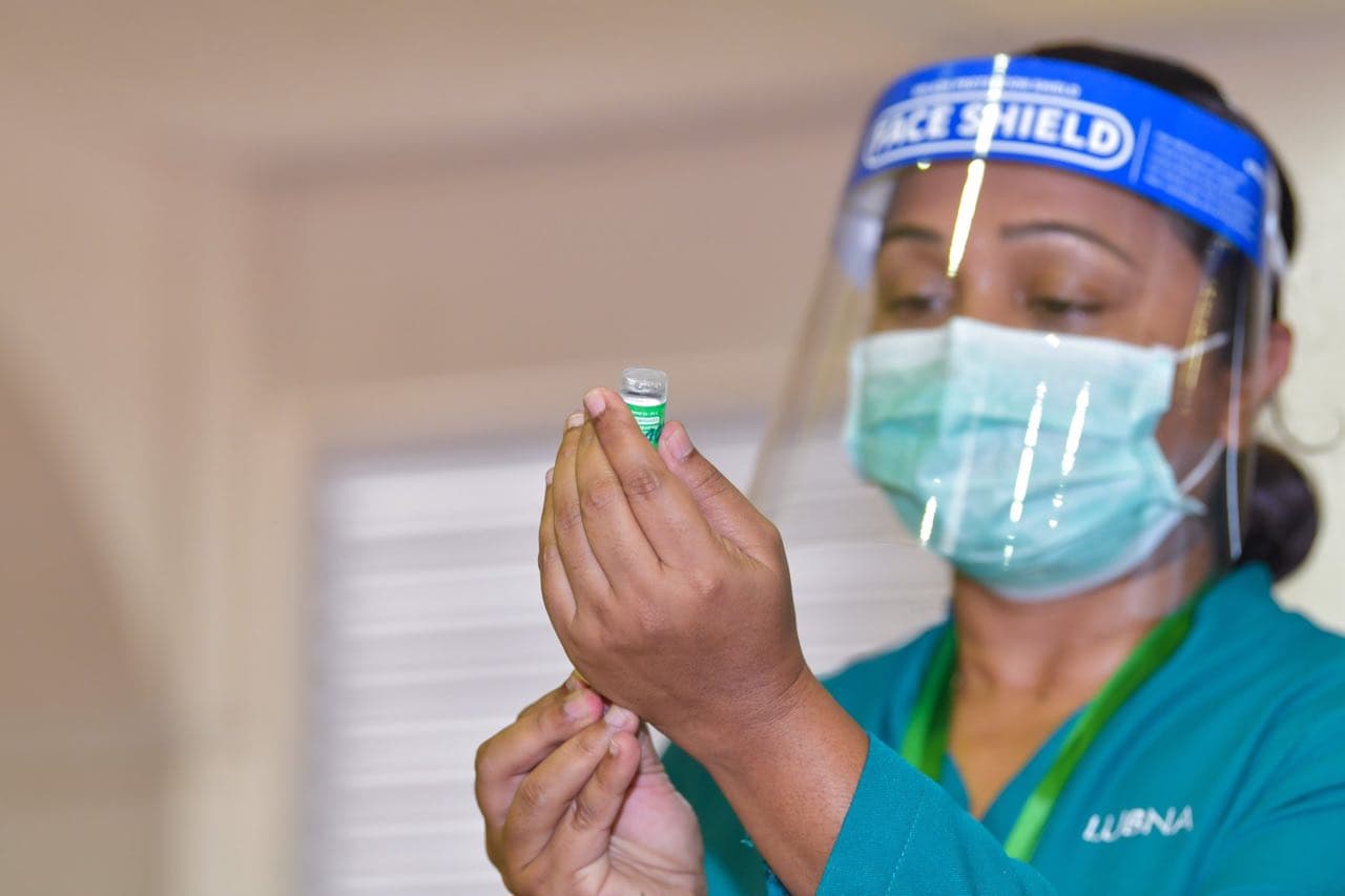 ކޮވިޑް-19: ރާާއްޖޭގައި ޖުމްލަ 880 މީހަކު ވެކްސިން ޖަހައިފި