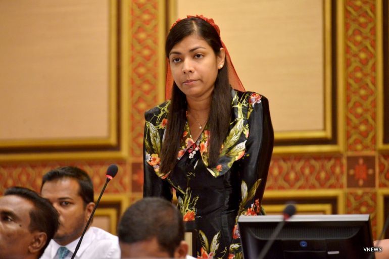 އައްޑޫ ފްލައިން ސްކޫލުން ދަރިވަރުންނަށް ކުރަނީ ޖެއްސުން: ރޮޒެއިނާ