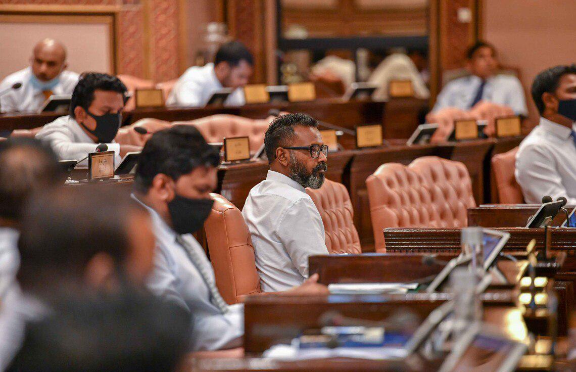 ޓޫރިޒަމް ދާއިރާއިން ވަޒީފާ ދިނުމުގައި ދިވެހިންނަށް އިސްކަން ދިނުމަށް ފާސްކޮށްފި