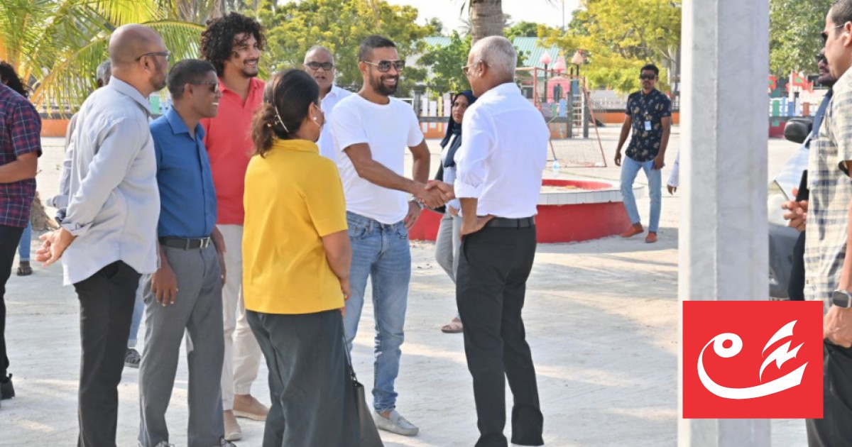 Ras Online - ރައީސްގެ ދެކަނބަލުން ރ. އަލިފުށްޓަށް ކުރެއްވި ރަސްމީ ...