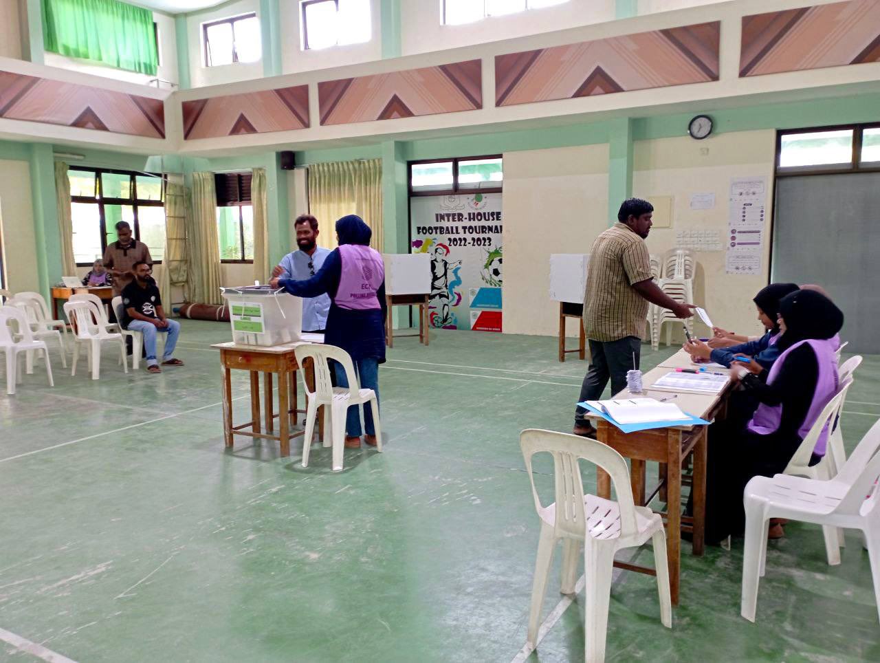 ގުރައިދޫ ބައި-އިލެކްޝަންގެ ވޯޓްލުމުގެ ވަގުތު 17:00އަށް އިތުރުކޮށްފި