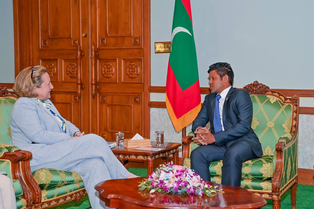 އިނގިރޭސި އިންޑޯ-ޕެސިފިކް ސްޓޭޓް މިނިސްޓަރާ ނާއިބް ރައީސް ބައްދަލު ކުރައްވައިފި