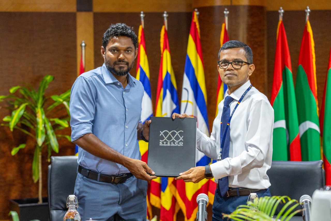 ދަނގެތީގައި އައު އިންޖީނުގެއެއް އަޅަނީ