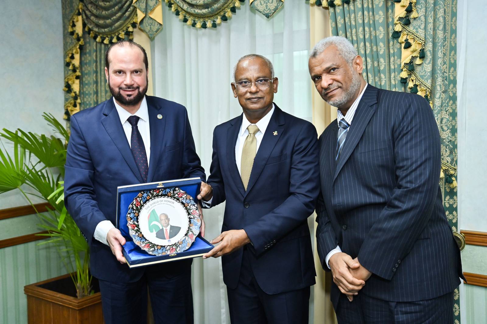 އައިޔޫޔޫގެ ރައީސާ ރައީސް ޞާލިހު ބައްދަލުކުރައްވައިފި