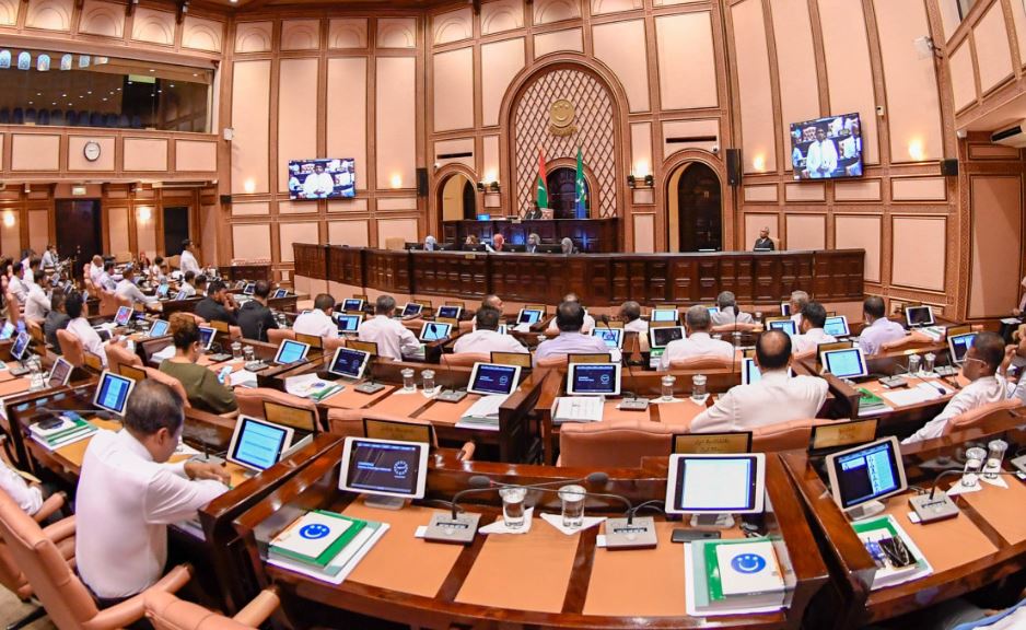 ޤާނޫނުތައް ނުހެދި ކޮމިޓީތައް ހުއްޓިފައި އޮތުމަކީ ސަރުކާރުގެ ކަންބޮޑުވުމެއް: ތަރުޖަމާނު