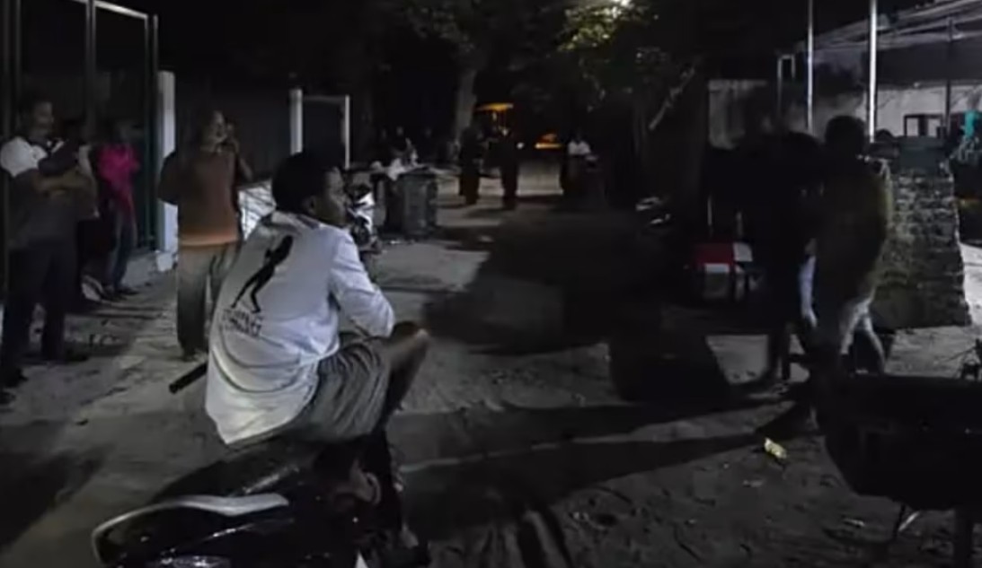 ކަރަންޓު ލިބެނީ "މުށި މަސް ދަށަށް ހަނދި އަންނަހެން" ކެންދޫ ރައްޔިތުން ތިބީ ކަންބޮޑުވުމެއްގައި