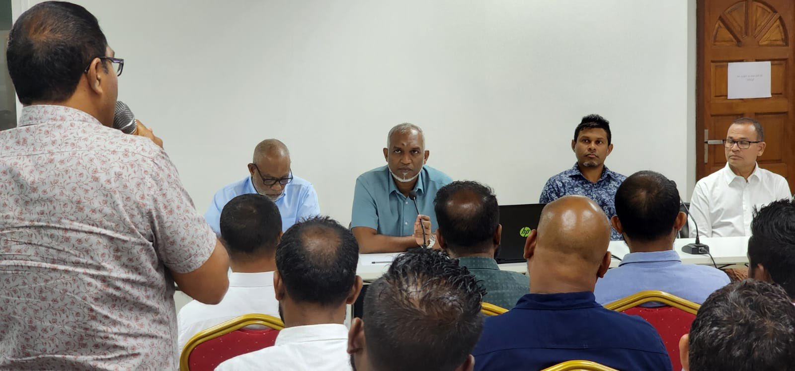 ޕްރައިމަރީ ކާމިޔާބު ކުރި ކެންޑިޑޭޓުންނާ ރައީސް ބައްދަލު ކުރައްވައިފި