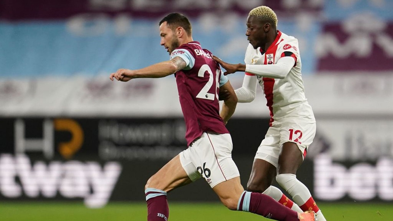 އިނގިރޭސި ޕްރިމިއަރ ލީގު: އެވަޓަން އާއި ސައުތެމްޕްޓަން އަށް ކާމިޔާބު ރެއެއް