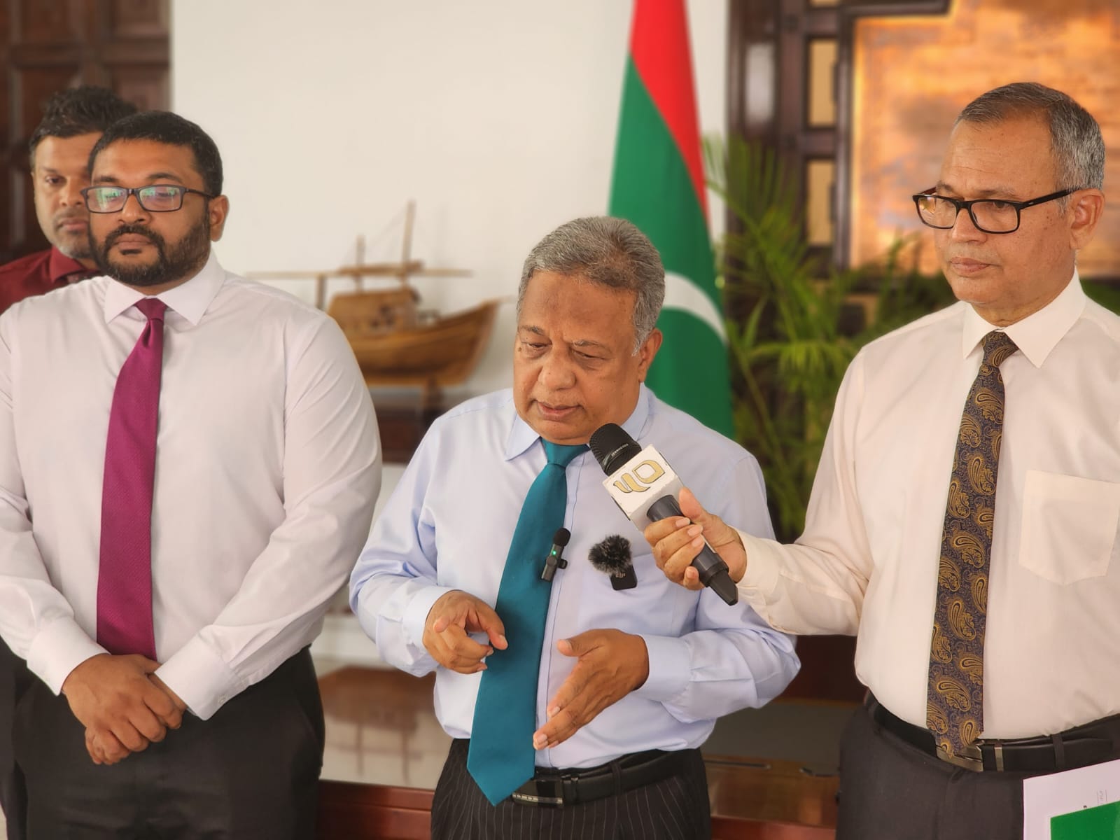 ރައީސް ޞާލިހު މަޖިލީހަށް ހާޒިރުކޮށްދެއްވުމަށް އިދިކޮޅުން އެދިއްޖެ