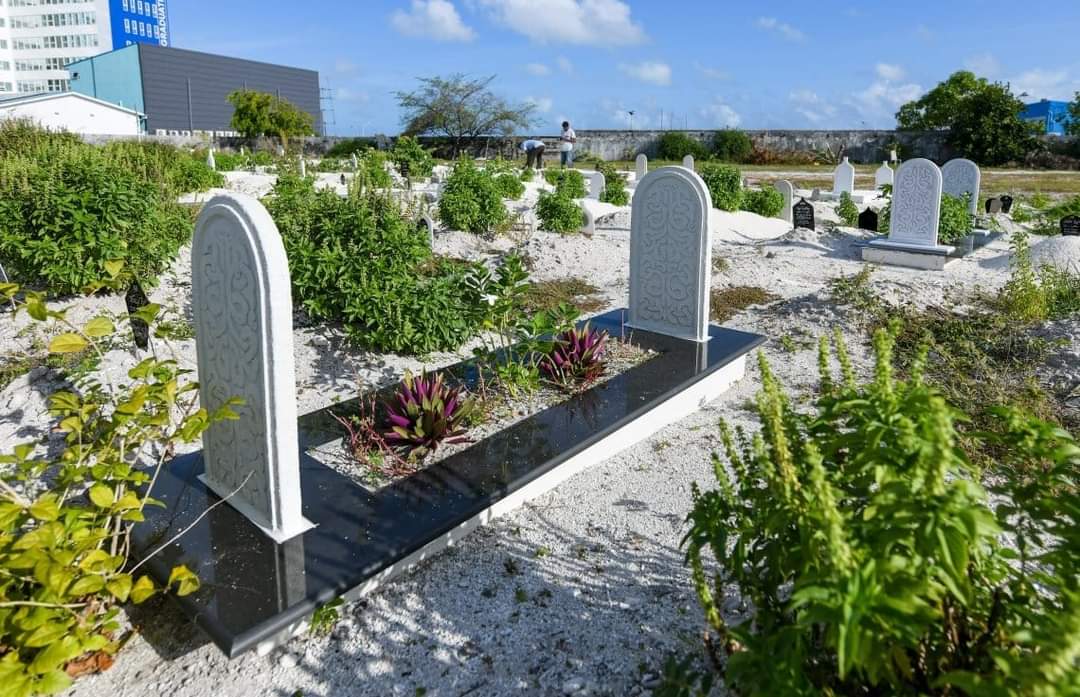 މަހާނަތަކުގެ މަތީގައި ރޭނުމާއި ޒީނަތްތެރިކުރުން ހުއްޓުވަން މާލޭ ސިޓީ ކައުންސިލަށް އަންގައިފި