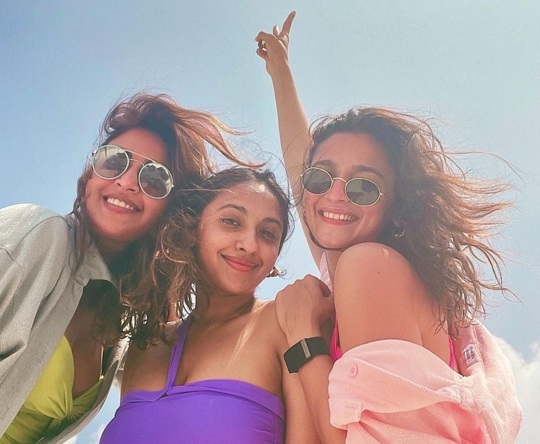 އާލިޔާ ރާއްޖޭގައި ސްނޯކްލިންގއަށް ދިޔުމުގައި އަވަދިނެތި