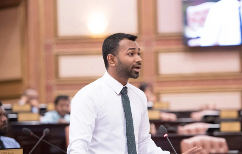 ރިޔާސަތުން މަސައްކަތްތަކަށް ހުރަސް އަޅަމުންދާކަމަށް ބުނެ ހުށަހެޅި ގަރާާރު ބޭރުކޮށްލައިފި