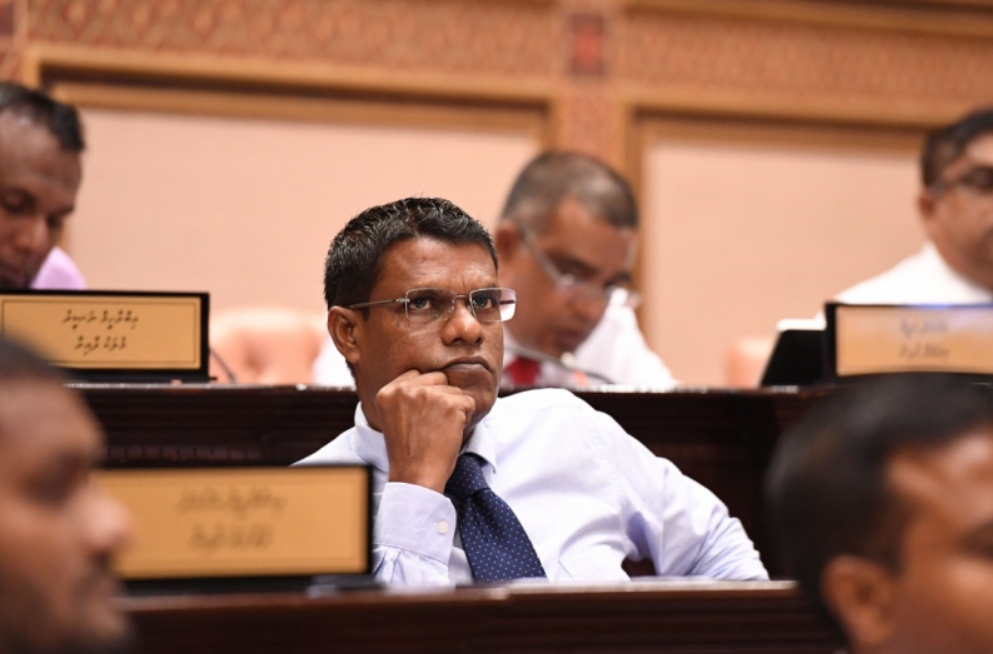 ރ.އަތޮޅުގައި ފެނާއި ނަރުދަމާ ނެތުމުގެ ދަތިކަން ނިމުމަކަށް ގެންނާނީ ރައީސް ސާލިހު: ހަސަންޓޭ