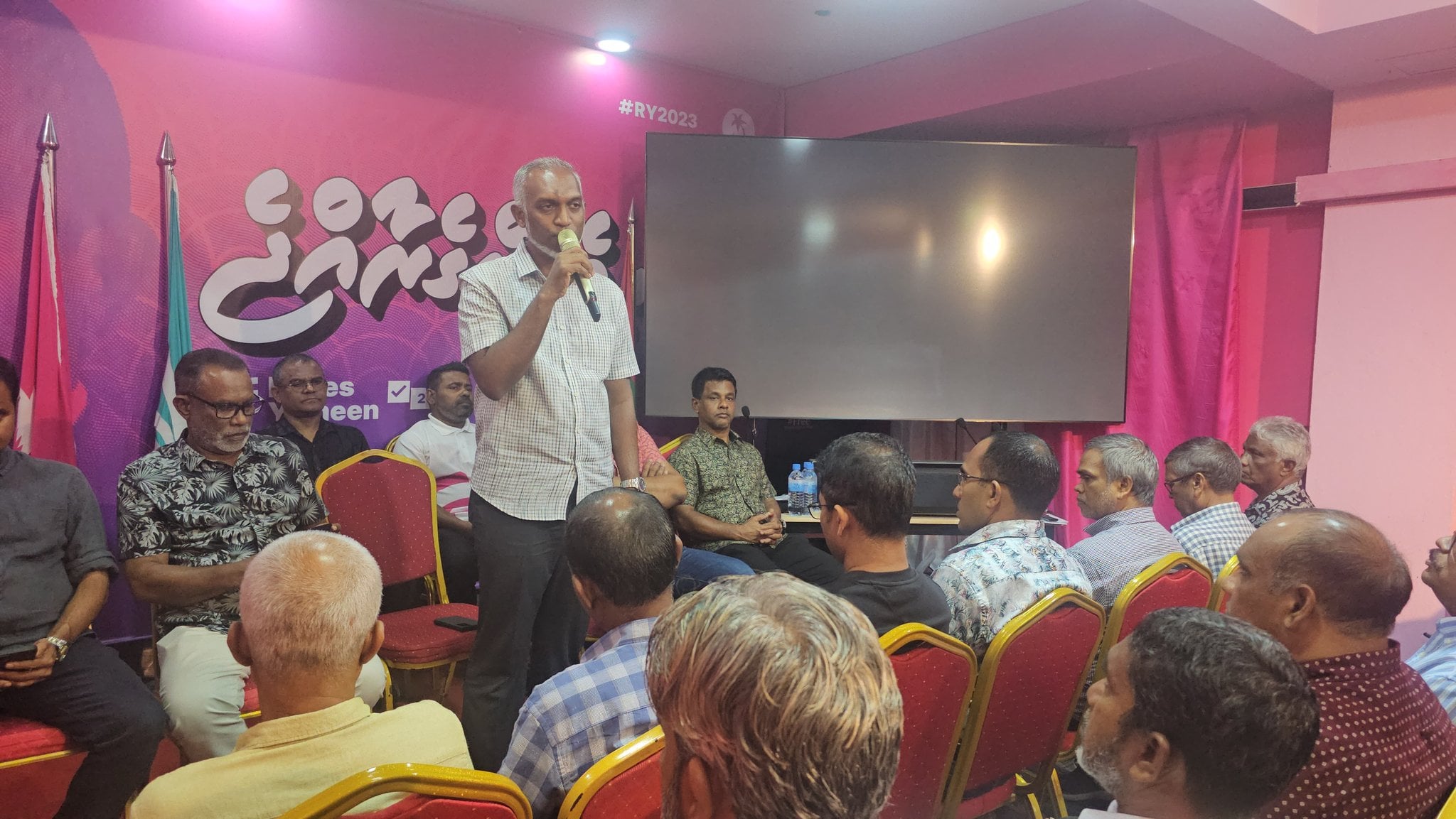 ޕީޕީއެމް، ޕީއެންސީން މިހާރު ބުނަނީ މިތިބީ އެއްގަލަކަށް އަރައިކަމަށް!