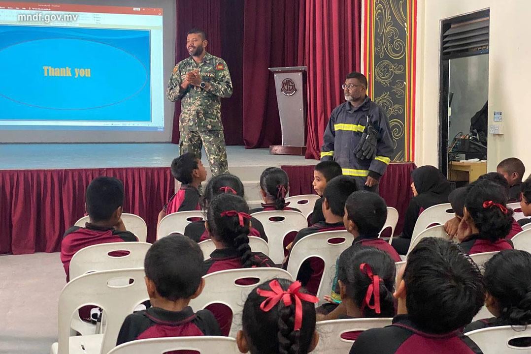 މުޙްޔިއްދީން ސްކޫލުގެ ދަރިވަރުންނަށް ފަޔަރ ސޭފްޓީ ސެޝަނެއް ބާއްވައިފި