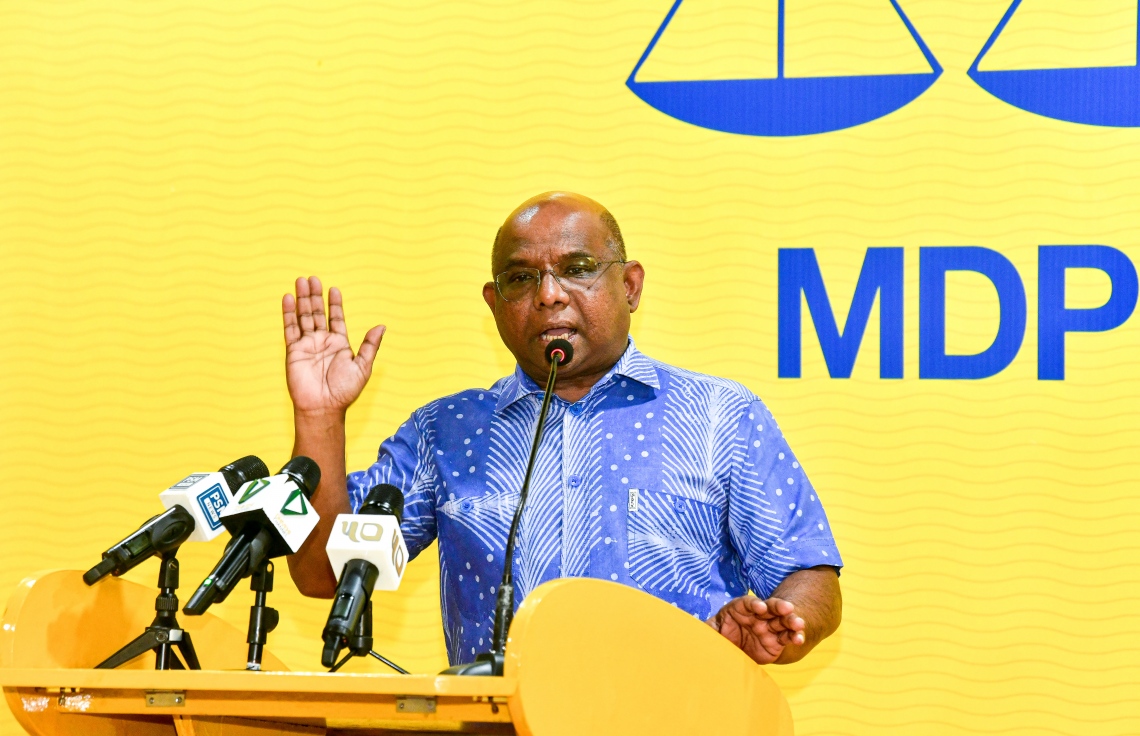 ޓެކްސީ ޑްރައިވަރުންގެ އަޑުއަހައި ޓޯކުރި ޓެކްސީތައް ހަވާލުކުރަން ގޮވާލަން: ޝާހިދު