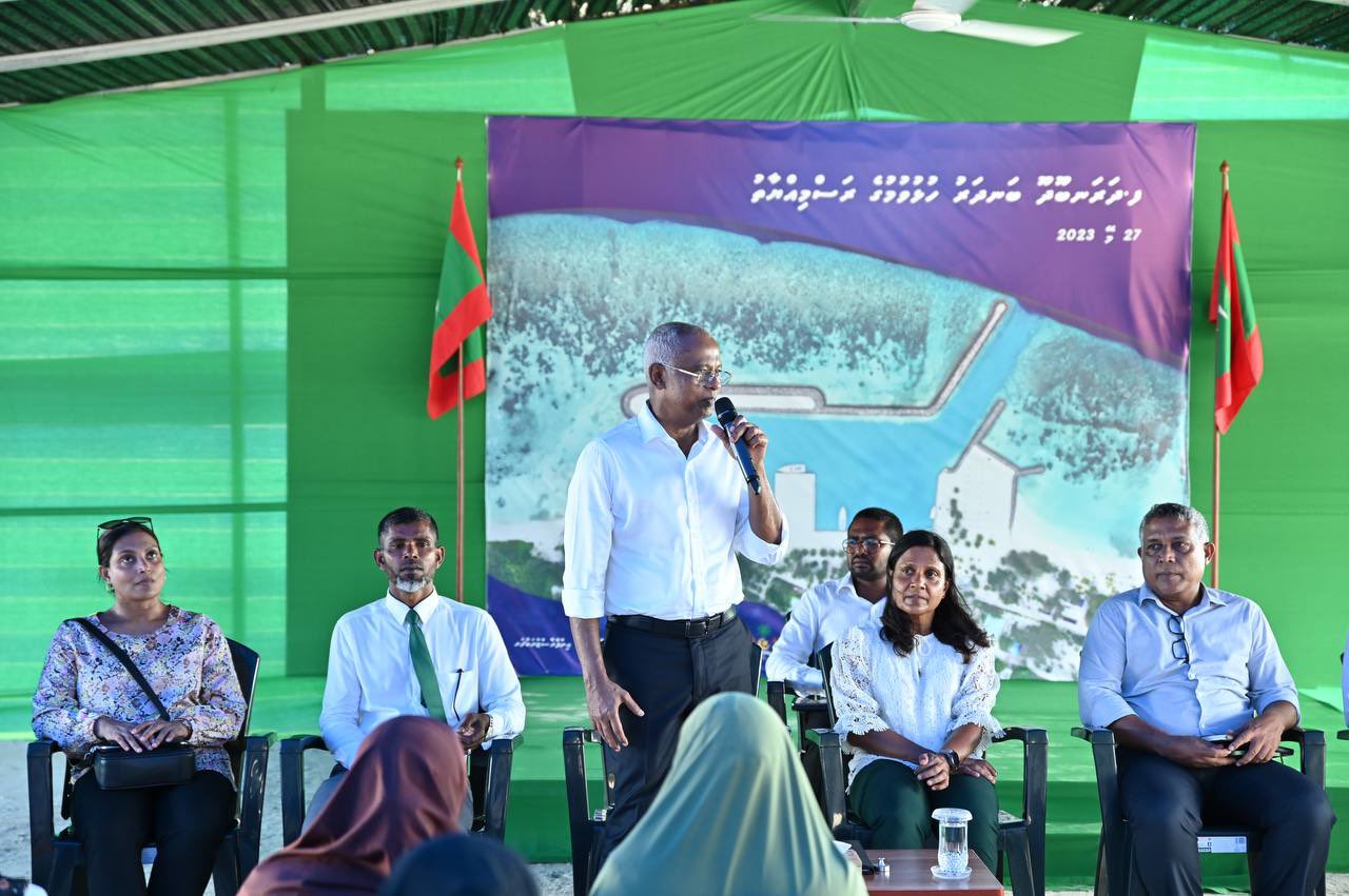 ޤައުމު ކުރިޔަށްދާނީ ތަރައްޤީގެ މަޝްރޫޢުތަކާއެކު އުފެދޭ ވަޒީފާތަކަށް ބޭނުންވާނެ މީހުންވެސް ބިނާކޮށްގެން: ރައީސް