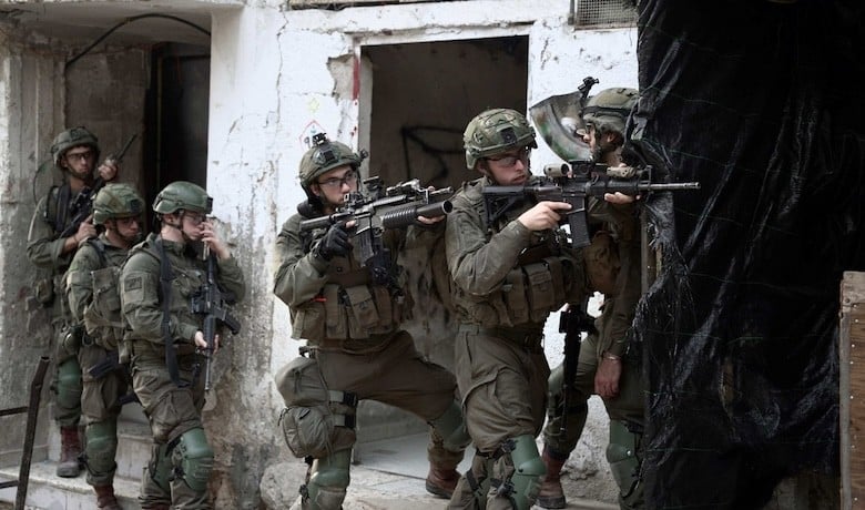 އިސްރާއީލުގެ ސިފައިން ކުއްްލި ހާލަތައް ގެނެސްފި, މެދުއިރުމަތީގަައި ބިރުވެރިކަން