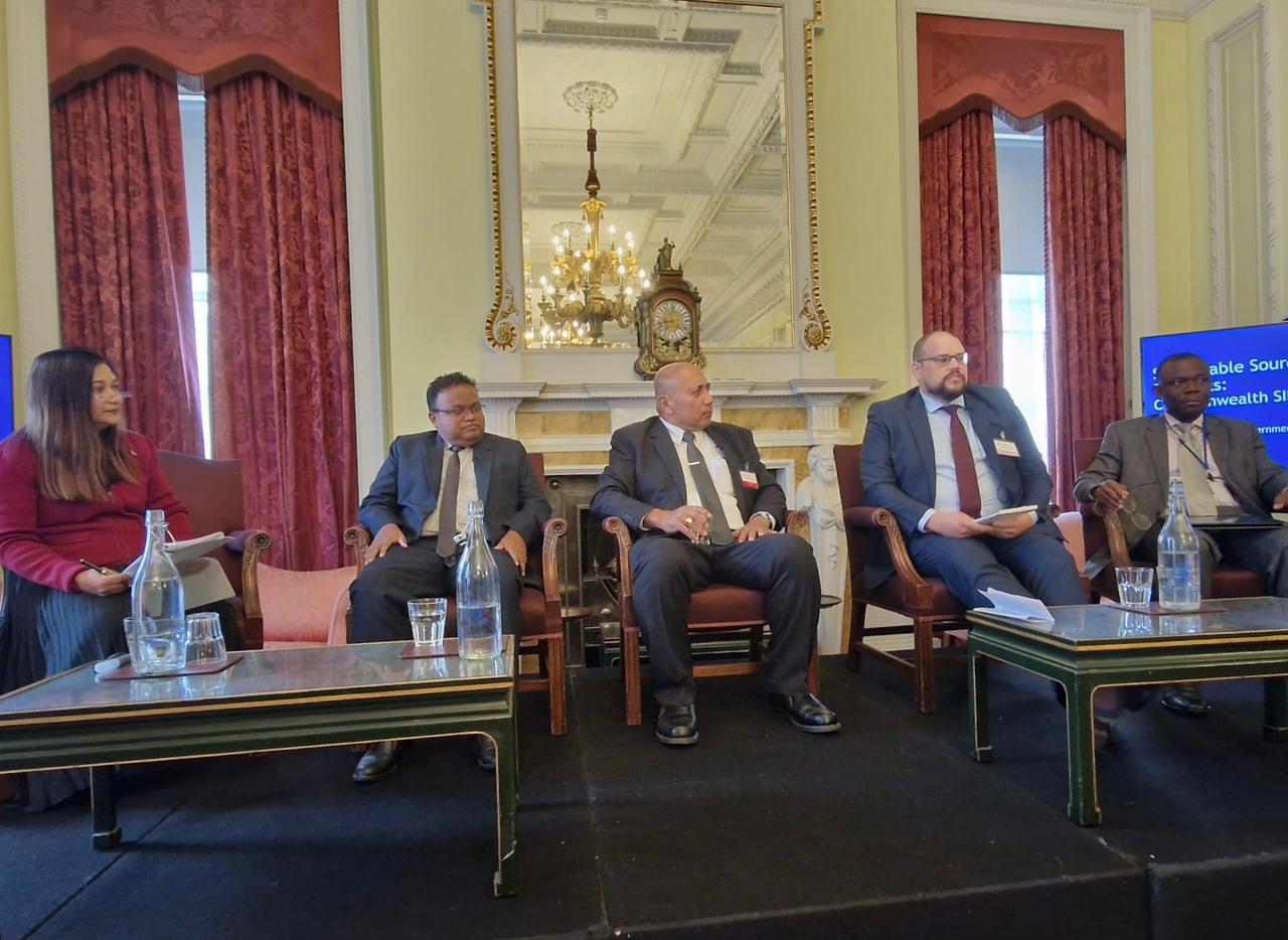 މަހުގެ އުފެއްދުންތައް ގަނެވިއްކުމާއި ގުޅޭގޮތުން މަޝްވަރާކޮށްފި