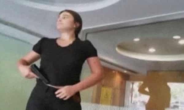 ލުބުނާނުގެ އަންހެނަކު ކުޅޭކުޅޭ ބަޑިއެއް ހިފައިގެން ބޭންކެއް ރަހީނުކޮށްފި