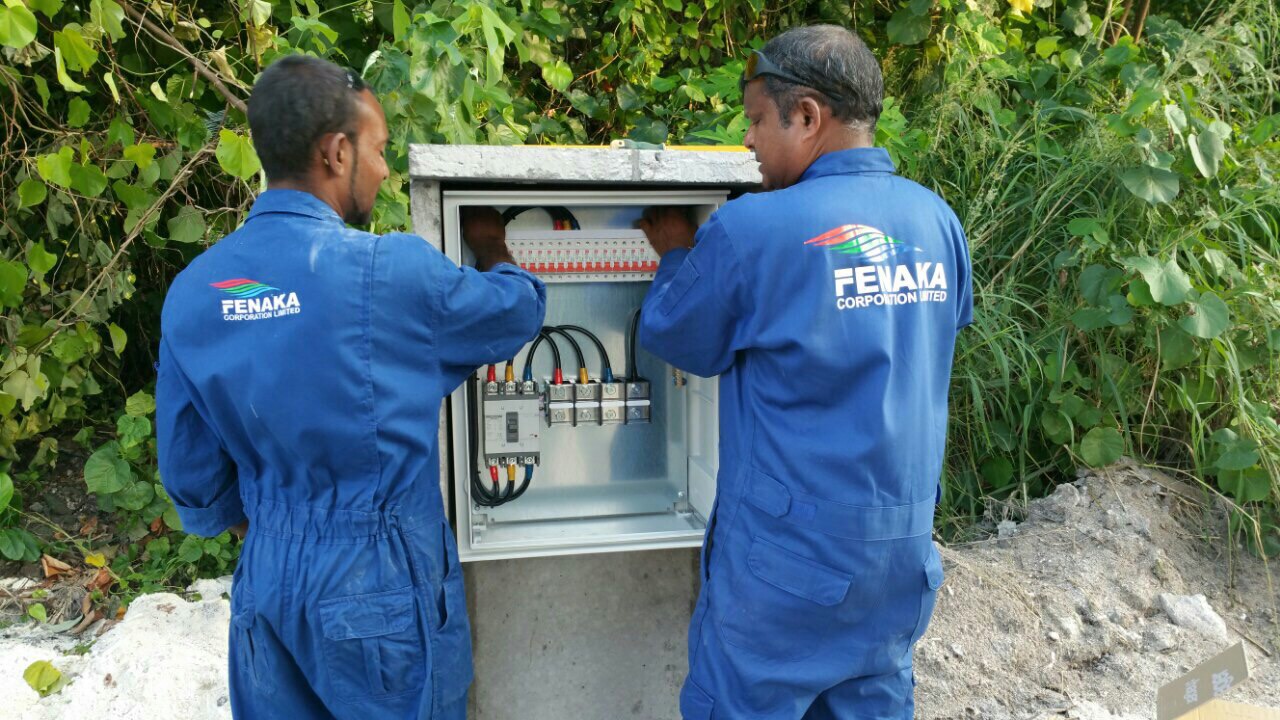 މަސައްކަތް ނުނިމެނީސް، ފައިސާ ދޫކުރުމުން ފެނަކައިގެ ދެ މުވައްޒަފަކަށް ދަޢުވާކުރަނީ