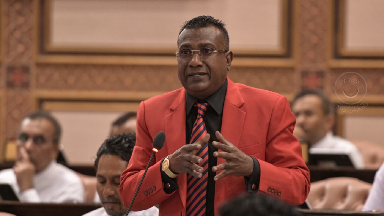 މިއަދު ޖާބިރު އުޅުއްވަނީ ކިނބިގަސްދޮށުގެއާ ޙަވާލުވެވަޑައިގެން