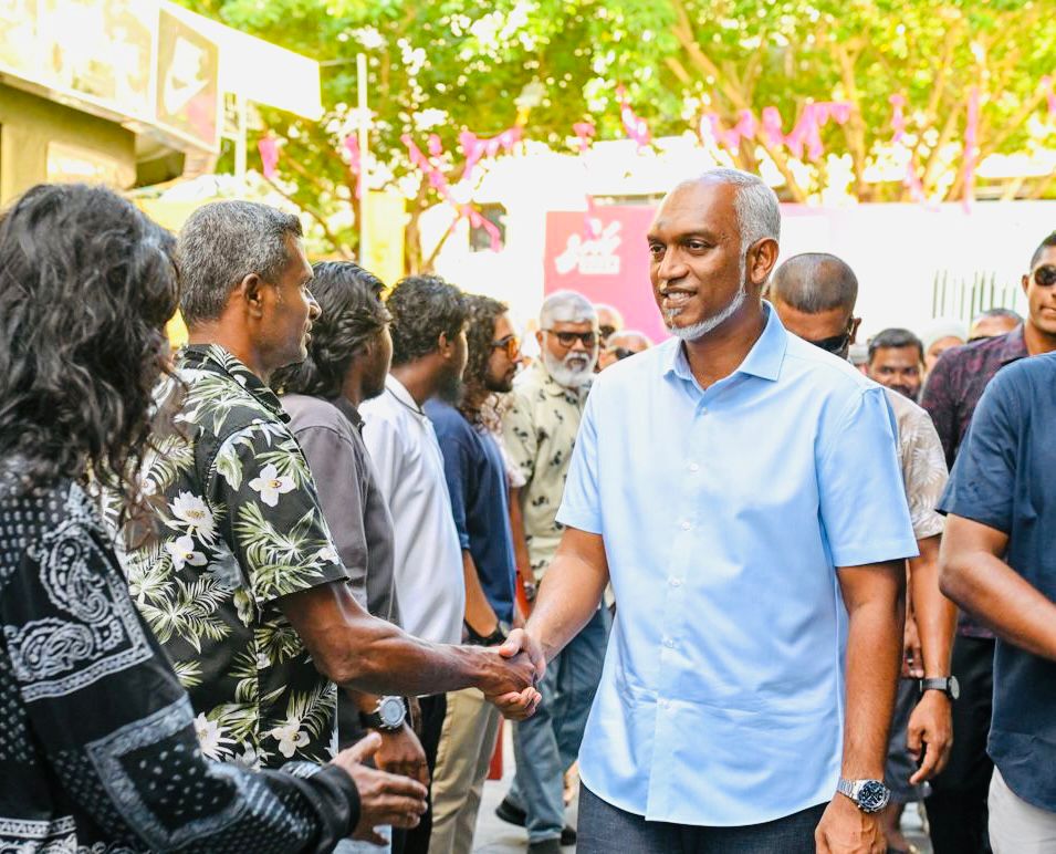 މި ކާމިޔާބީއާ ހަމައަށް އާދެވުނުއިރު ރައީސް އަވަހާރަފުޅު ލެއްޕެވީ ރެއަކު އެންމެ ހަތަރު ގަޑިއިރު: ޝިޔާމް