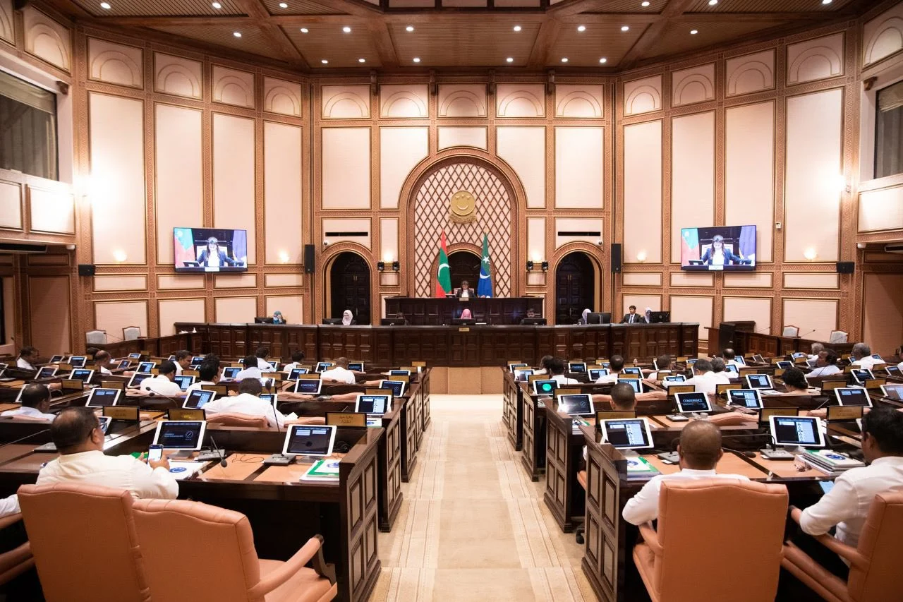 55 މެމްބަރުންގެ ވޯޓުން ޓެކްސް ރޭޓުތައް ބޮޑުކުރަން ފާސްކޮށްފި