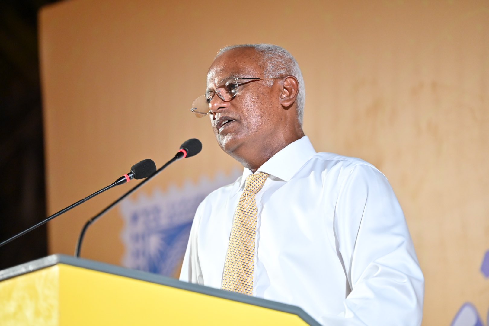 ދައުލަތުގެ 44،281 މުވައްޒަފުންގެ މުސާރަ 40 އިންސައްތައަށް ބޮޑުވާނެ: ރައީސް