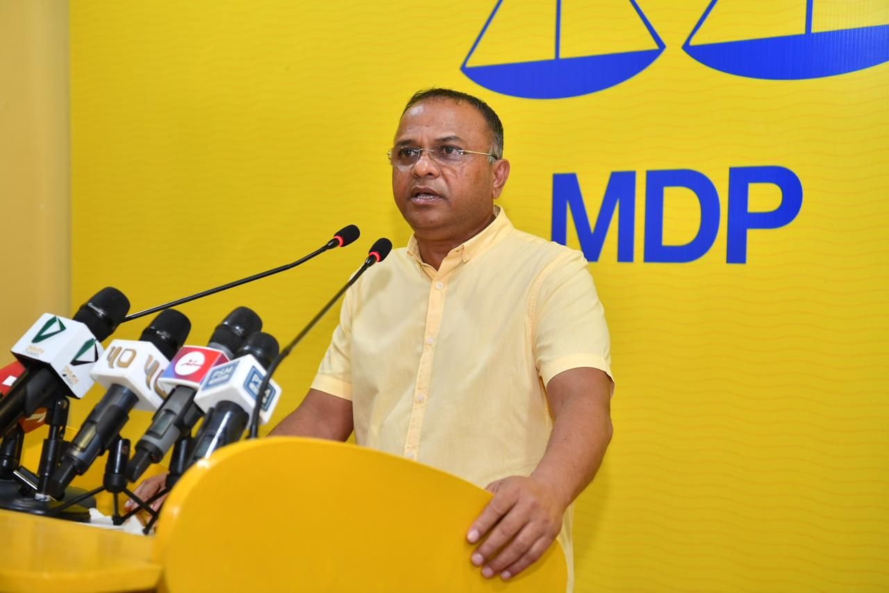 ނަޝީދު އުޅެނީ އެމްޑީޕީއަށް ވެރިކަން ގެއްލުވާލަން: އަނދުން ހުސައިން