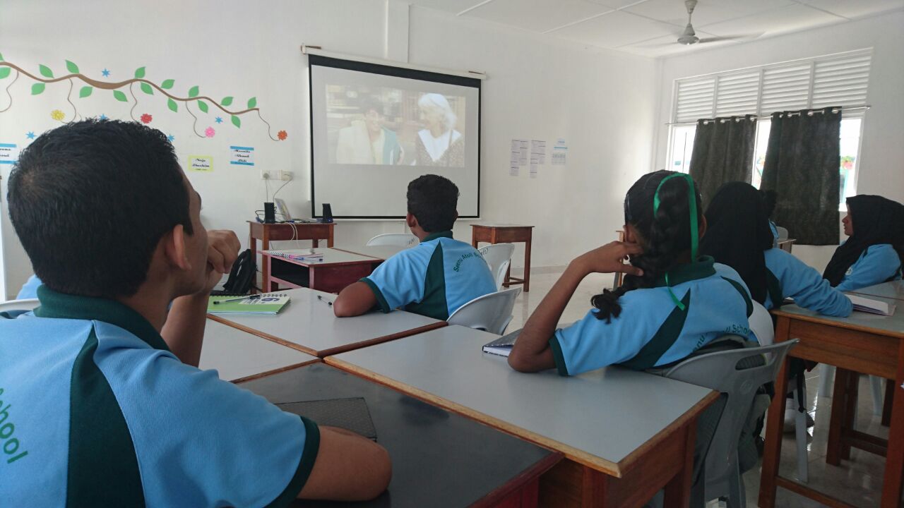 ދީނާ ހިލާފު ވާހަކަތަކެއް ދެއްކި އިންޑިއާ ޓީޗަރަކު ސަސްޕެންޑުކޮށްފި