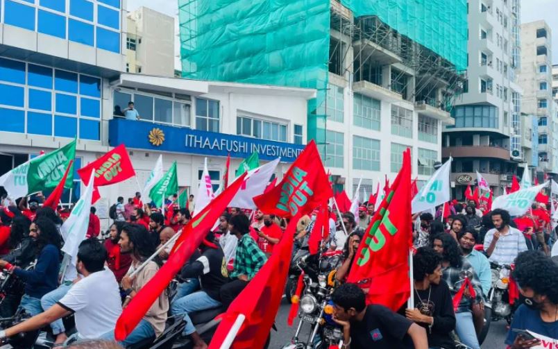 ހުކުރުދުވަހުގެ މުޒާހަރާ ނުބޭއްވޭނެކަމަށް އަންގައިފި