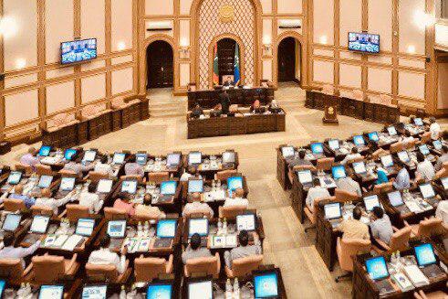 މަޖިލީހުގެ މަސައްކަތްތައް މެންބަރުން ގޭގައި ތިއްބަވައިގެން އޮންލައިންކޮށް ކުރައްވަނީ