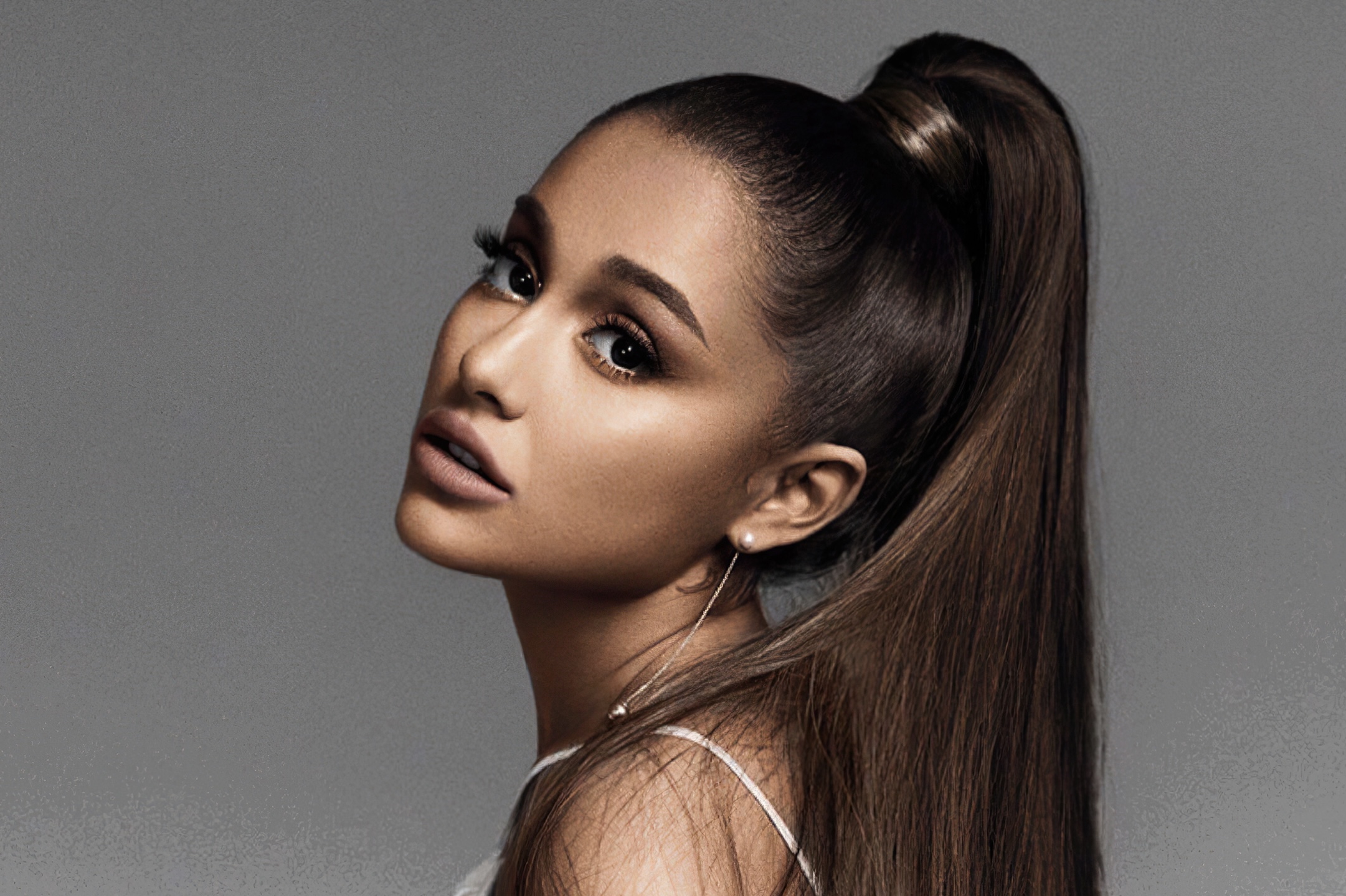 މަޝްހޫރު ލަވަކިޔުންތެރިޔާ އާރިޔާނާ އަނެއްކާވެސް ފިލްމަކަށް ސޮއިކޮށްފި