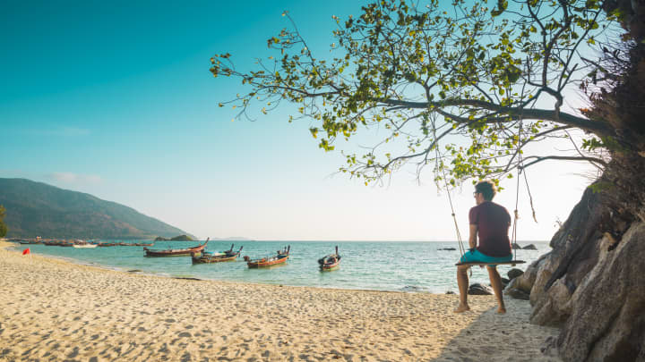 ފަތުރުވެރިންނަށް ހޫނު މަރުހަބާއެއް ކިޔުމަށް ތައިލެންޑުން ތައްޔާރުވަނީ