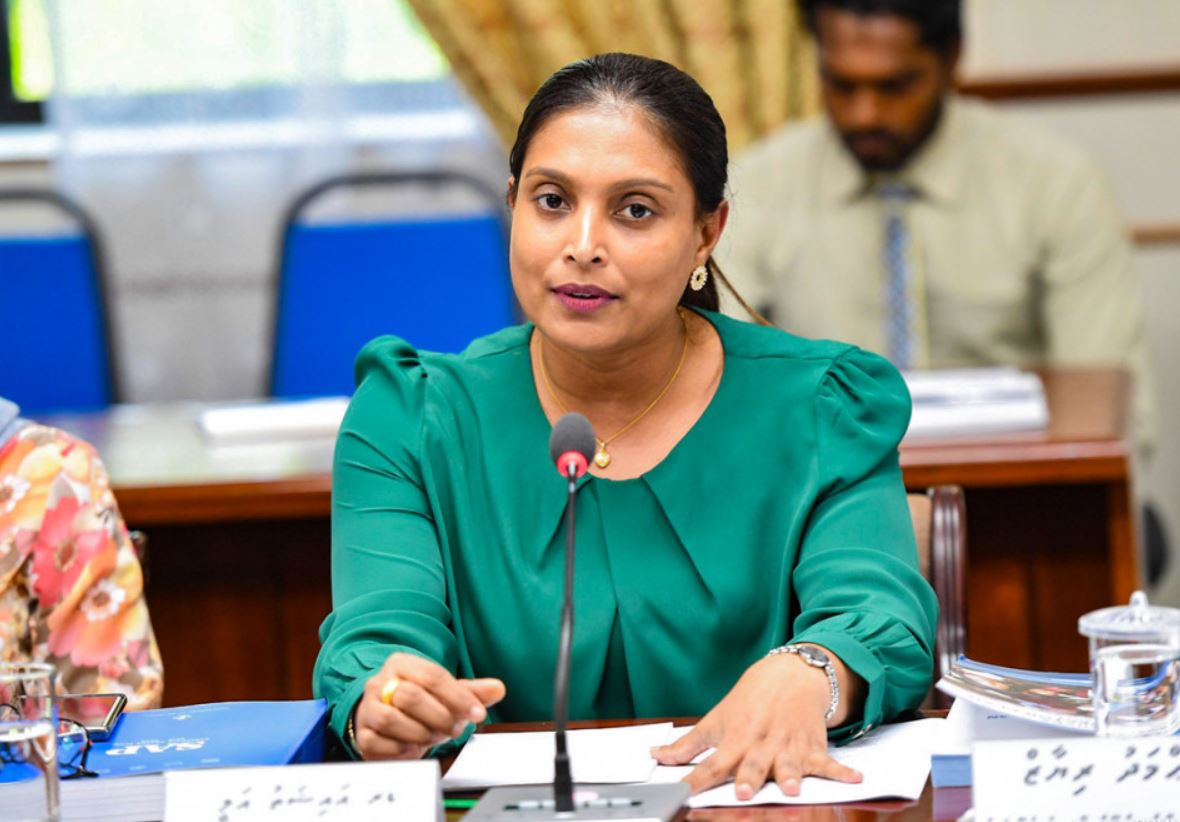 ފެންވަރު ރަނގަޅު ގާބިލް ޓީޗަރުން ހޯދުމަށް ރޭވުންތެރިގޮތެއްގައި މަސައްކަތް ކުރެވިފައެއް ނެތް: މިނިސްޓަރ