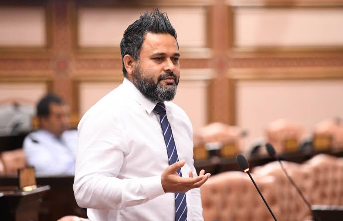 އެމްޑީޕީ ސަރުކާރު އަންނަ ކޮންމެ ފަހަރަކު ޑޮލަރު އަގުބޮޑުވޭ، ތަކެތީގެ އަގު ބޮޑުވޭ: ޝިޔާމް