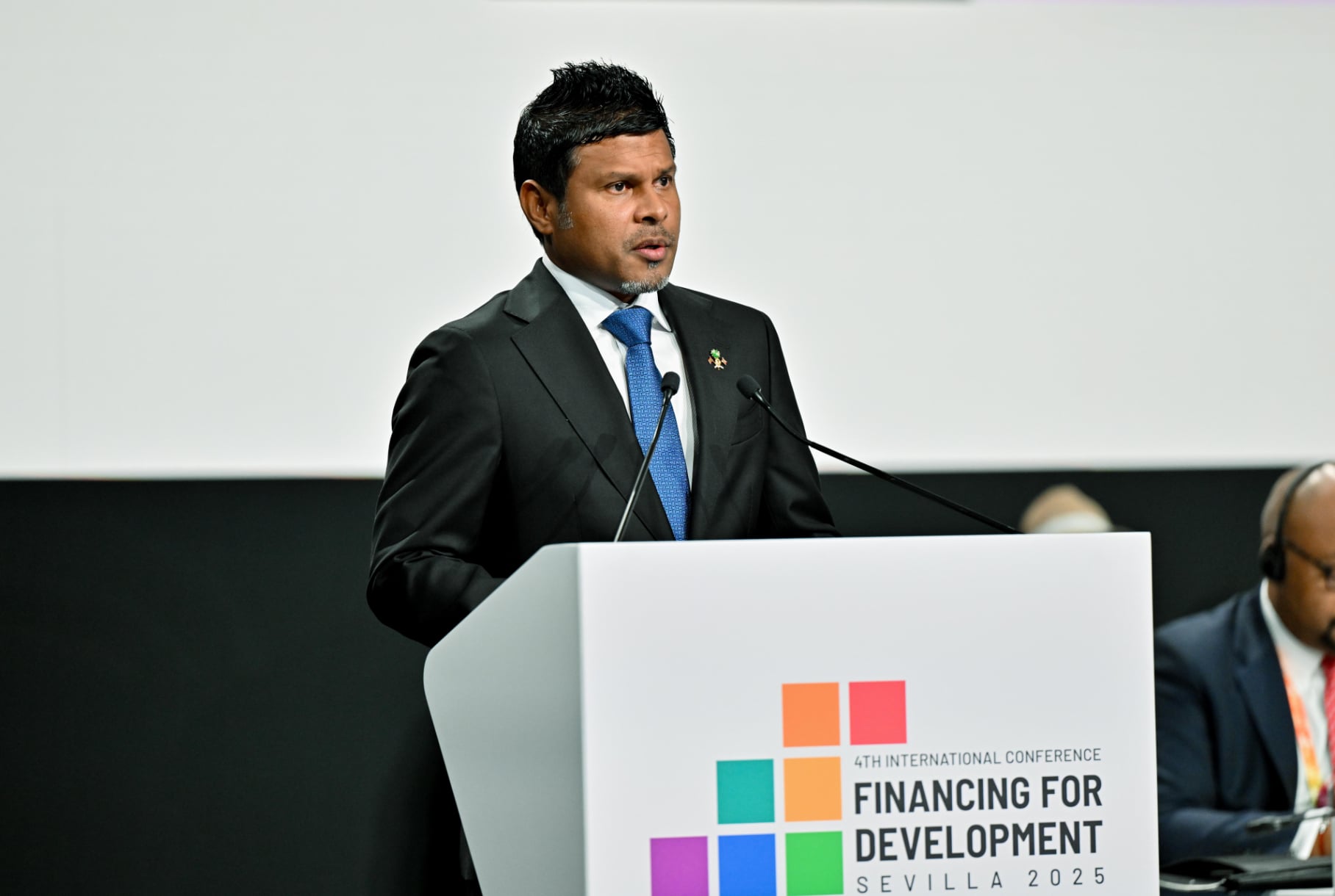 ނައިބުރައީސް ފާހަގަކުރެއްވީ، ދުނިޔޭގެ މާލީ އޮނިގަނޑު އިޞްލާޙުކުރުމަށް އަޅަންޖެހޭ ފިޔަވަޅުތައް