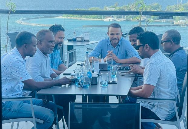 ފިކުރެއްގެ ދިރުން، ޕީޕިއެމް، އެމްއެންޕީ އަދި ޖޭޕީ އެއްމޭޒެއްގައި!