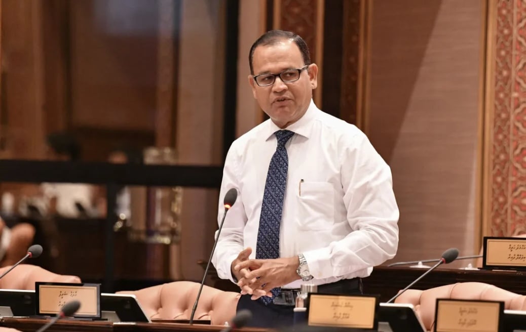 ރައީސް ޔާމިންގެ ޝަރީއަތް ލައިވްކުރުމަކީ ސަރުކާރުން ވަރަށް މޭކަރާކަމެއް: އާދަމް ޝަރީފް