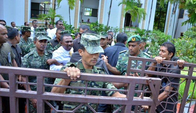 މަޖިލީހަށް ވަދެ މެމްބަރުން ނެރުނު ސިފައިންނަށް ފިޔަވަޅު އަޅައިދޭން ނަޝީދަށް ގޮވާލައިފި